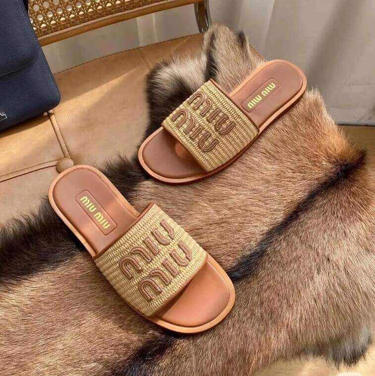 Sandales de luxe Miu-Miu